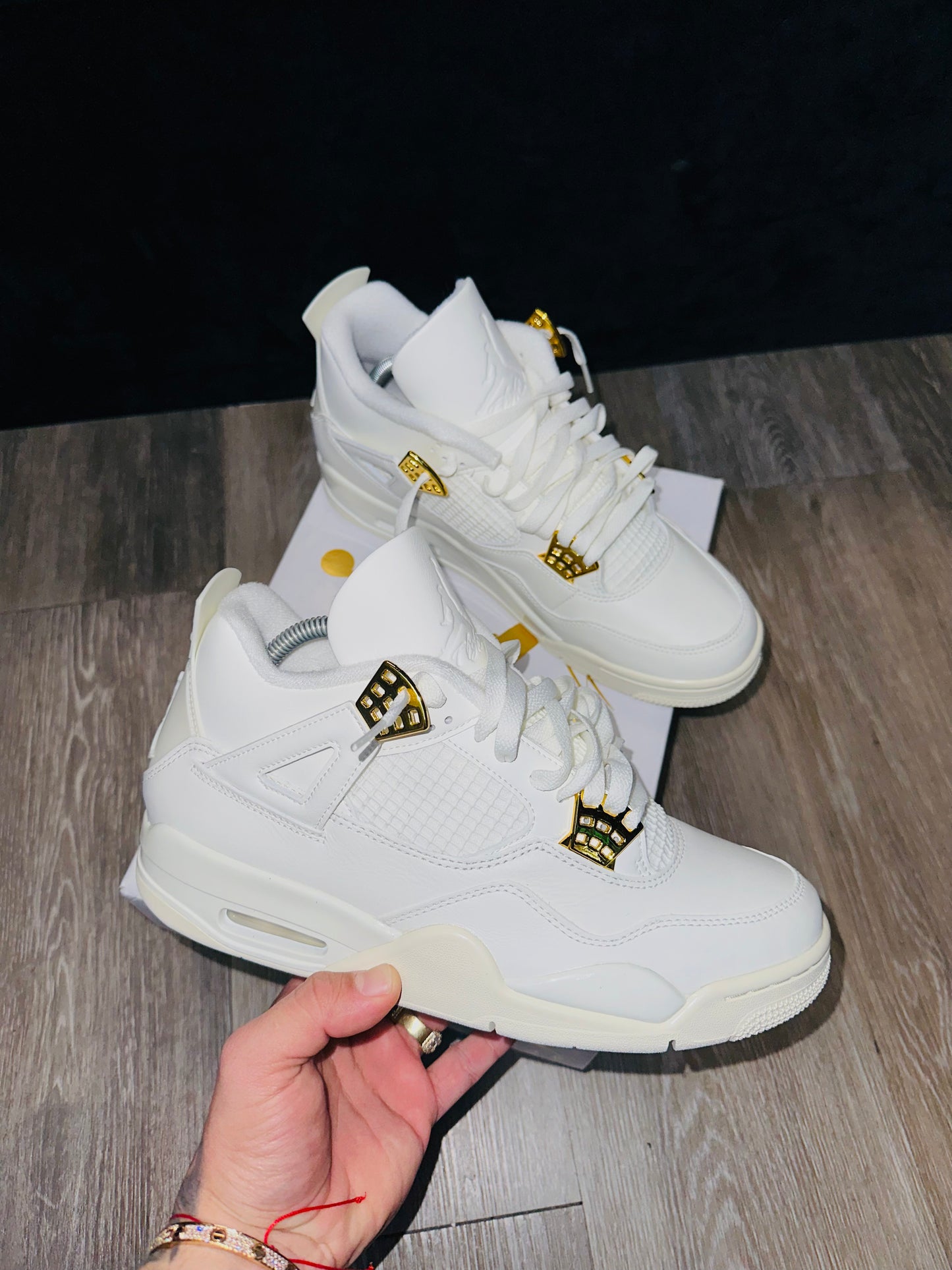 Jordan 4 Retro Dorado Metalizado