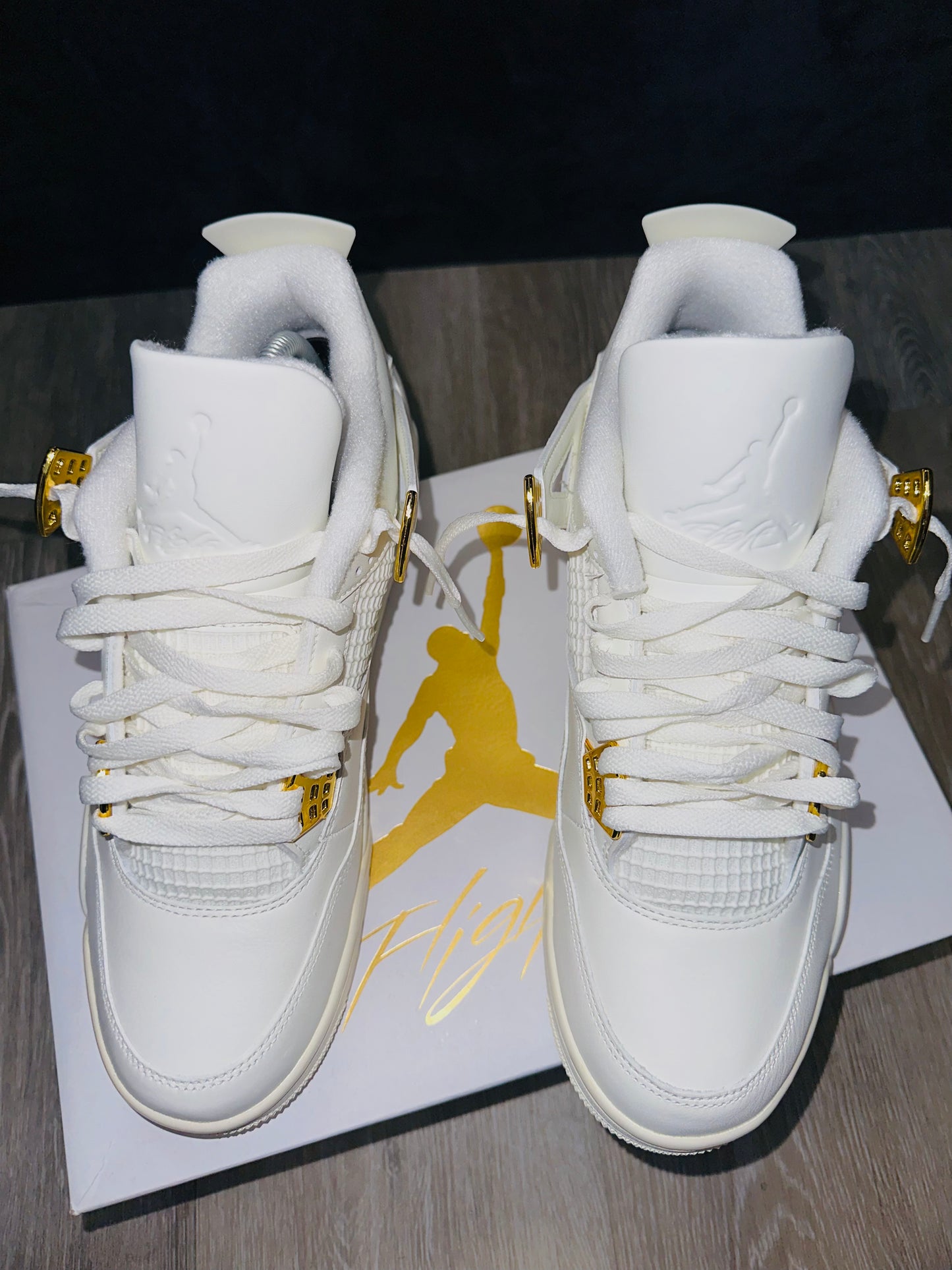 Jordan 4 Retro Dorado Metalizado