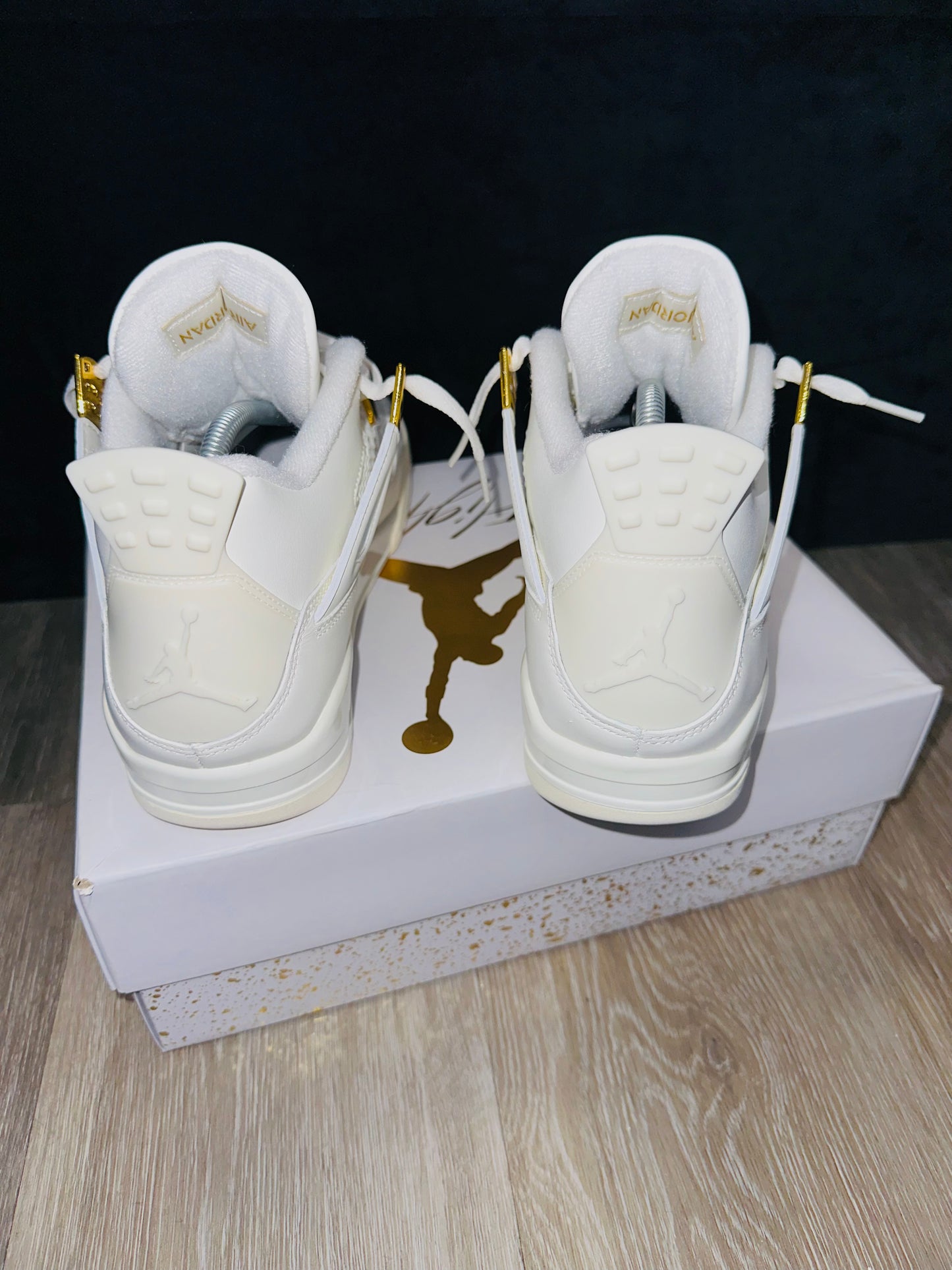 Jordan 4 Retro Dorado Metalizado